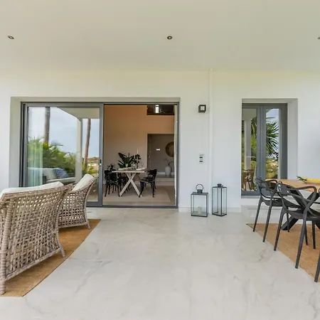 Renovated 4bdrm Luxury - Frontline Golf * Estepona