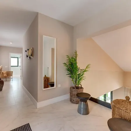 Appartement Renovated 4bdrm Luxury - Frontline Golf
