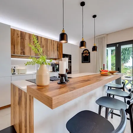 Renovated 4bdrm Luxury - Frontline Golf Appartement