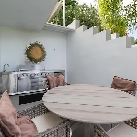 Renovated 4bdrm Luxury - Frontline Golf Appartement *